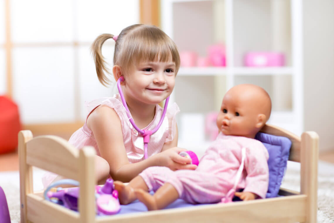 Nauka empatii poprzez zabawę, czyli opieka nad chorą lalką interaktywną